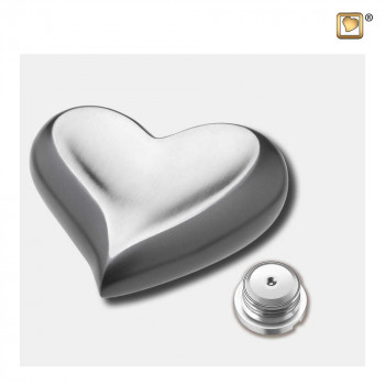zilver-tin-kleurig-geborsteld-mini-hart-urn-holvormig-heart-slate-pewter-sluitschroef_lu-k-612