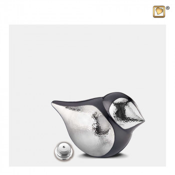 antraciet-kleurige-mini-urn-klassieke-vrouwtjes-vogel-glanzend-gehamerd-zilver-effect-soudbird-female-klein-sluitschroef_lu-k-561