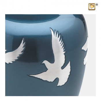 urn-azuur-blauw-kleurige-zilverkleurige-vogel-duvien-effect-flying-doves-zoom_lu-a-572