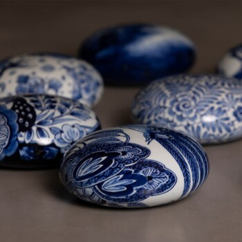 Divers-pebbles-mini-urnen-delfts-blauw