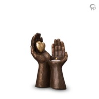 Urn “Gedragen liefde” handen-hart G.Kunen-UGK052AT