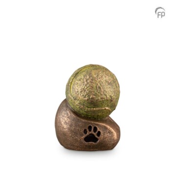 keramische-urn-bronskleurig-met-tennisbal-en-pootje-05l_ugk219